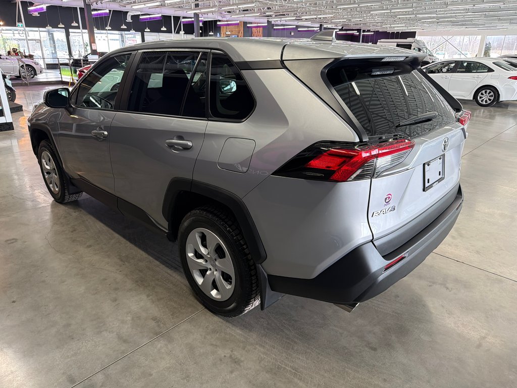 2025 Toyota RAV4 LE in Saint-Jean-Sur-Richelieu, Quebec - 8 - w1024h768px