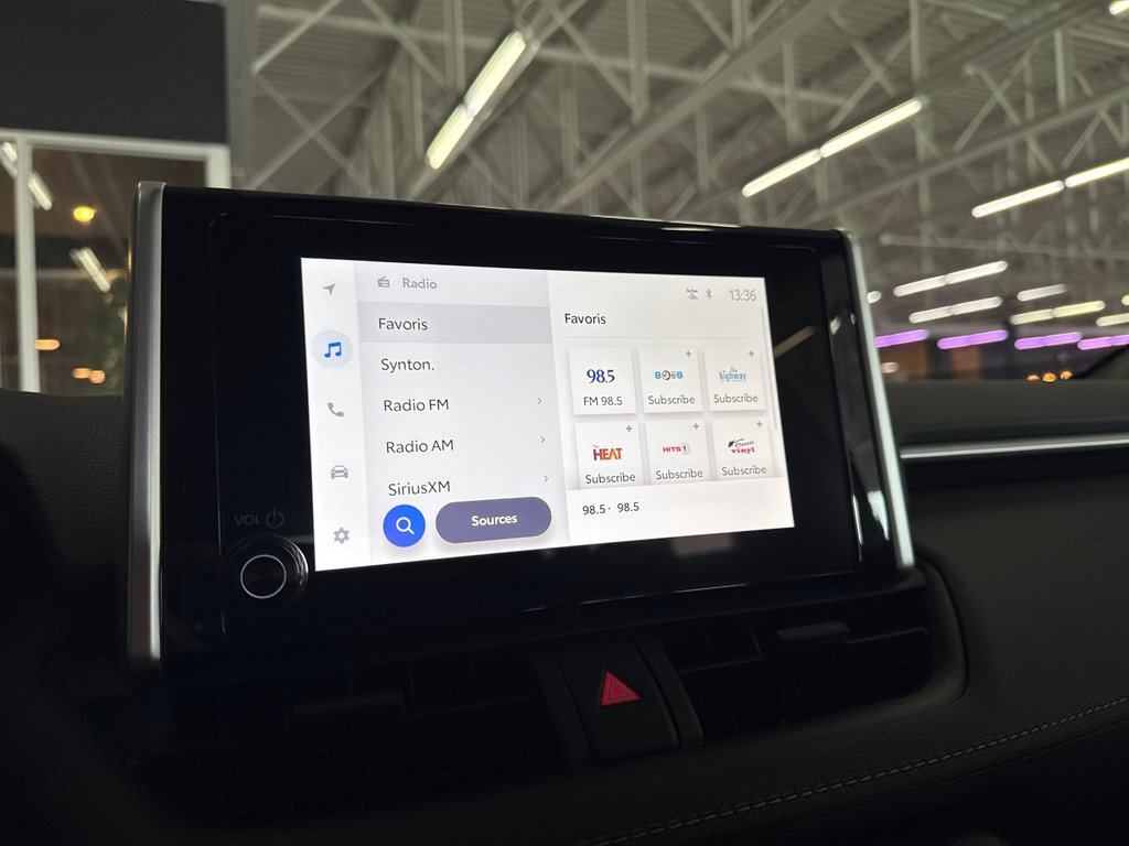 2025 Toyota RAV4 LE in Saint-Jean-Sur-Richelieu, Quebec - 20 - w1024h768px