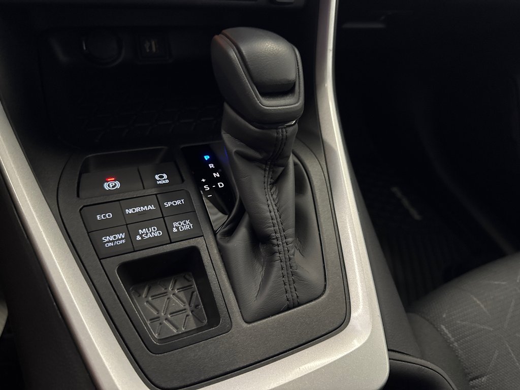 2025 Toyota RAV4 LE in Saint-Jean-Sur-Richelieu, Quebec - 19 - w1024h768px