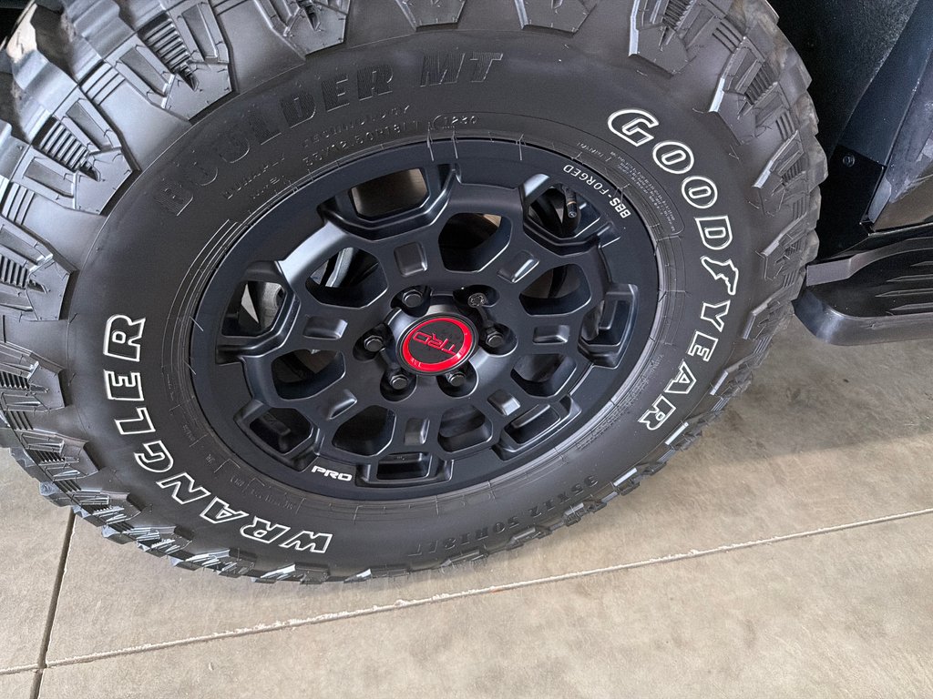 2026 Toyota Sequoia TRD PRO in Saint-Jean-Sur-Richelieu, Quebec - 6 - w1024h768px