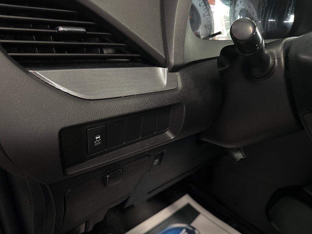 2018 Toyota Sienna SE in Saint-Jean-Sur-Richelieu, Quebec - 12 - w1024h768px