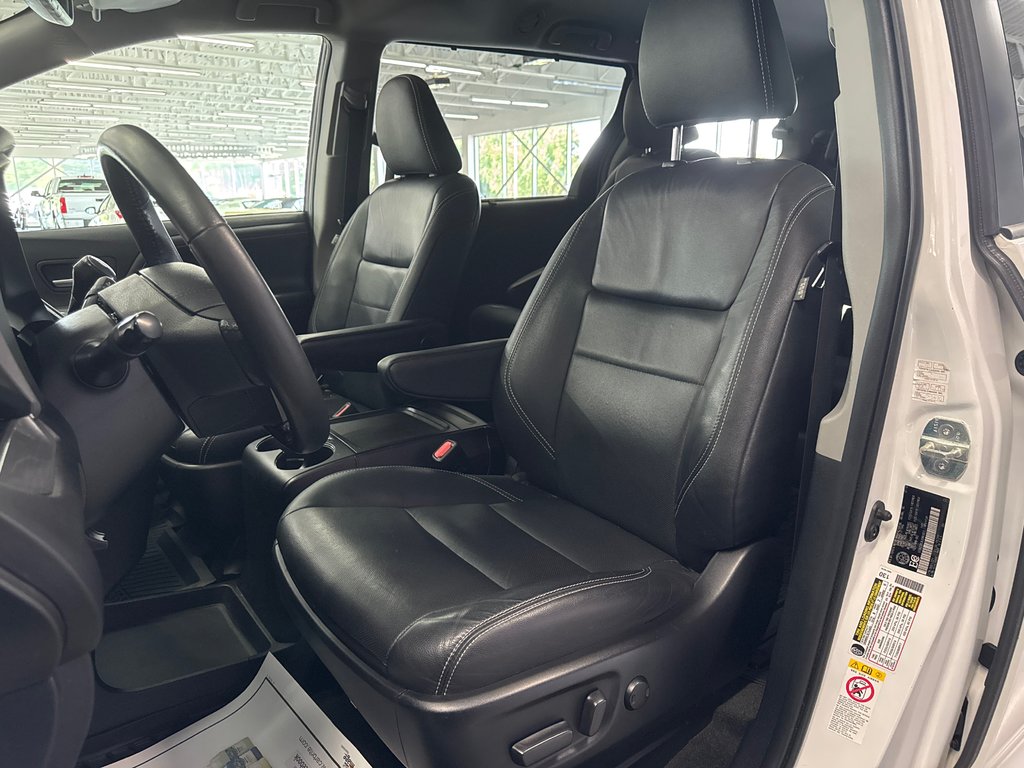 2018 Toyota Sienna SE in Saint-Jean-Sur-Richelieu, Quebec - 9 - w1024h768px
