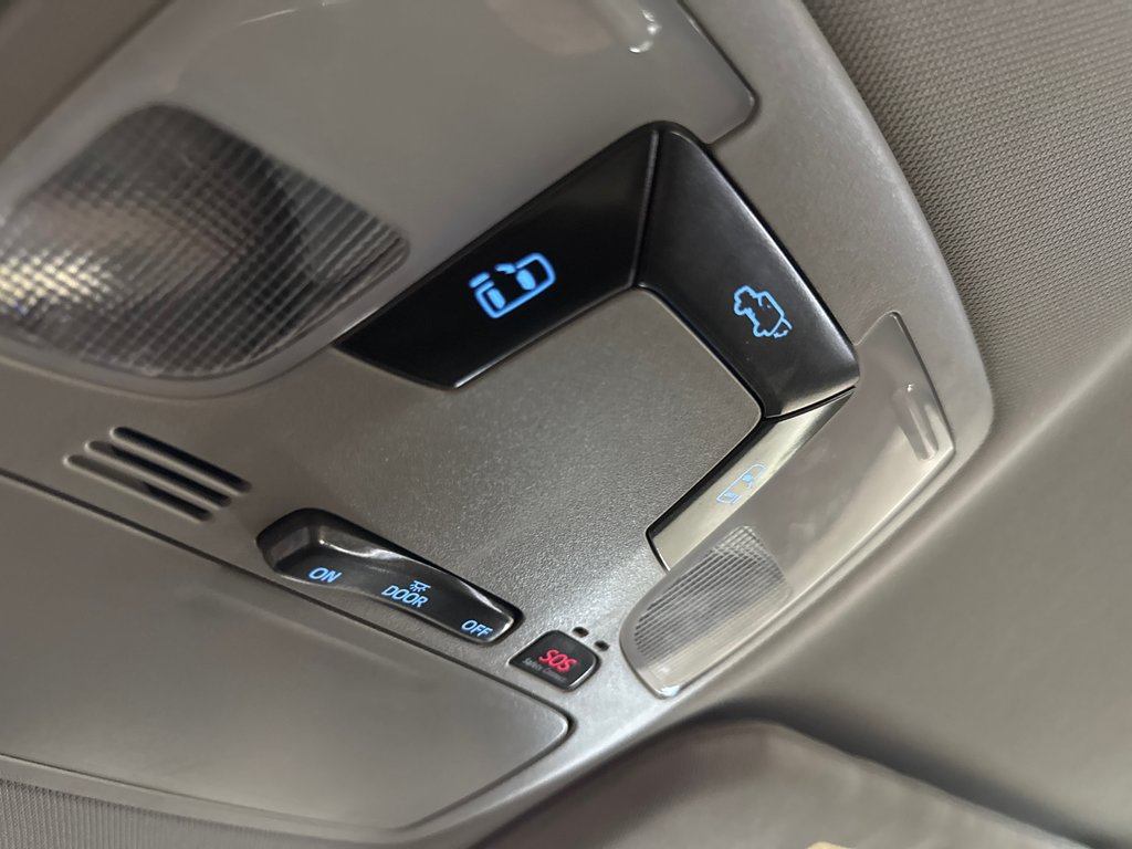 2018 Toyota Sienna SE in Saint-Jean-Sur-Richelieu, Quebec - 19 - w1024h768px