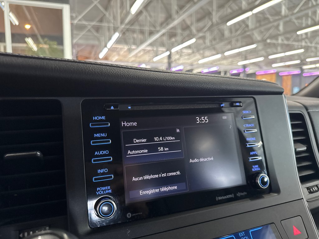 2018 Toyota Sienna SE in Saint-Jean-Sur-Richelieu, Quebec - 15 - w1024h768px