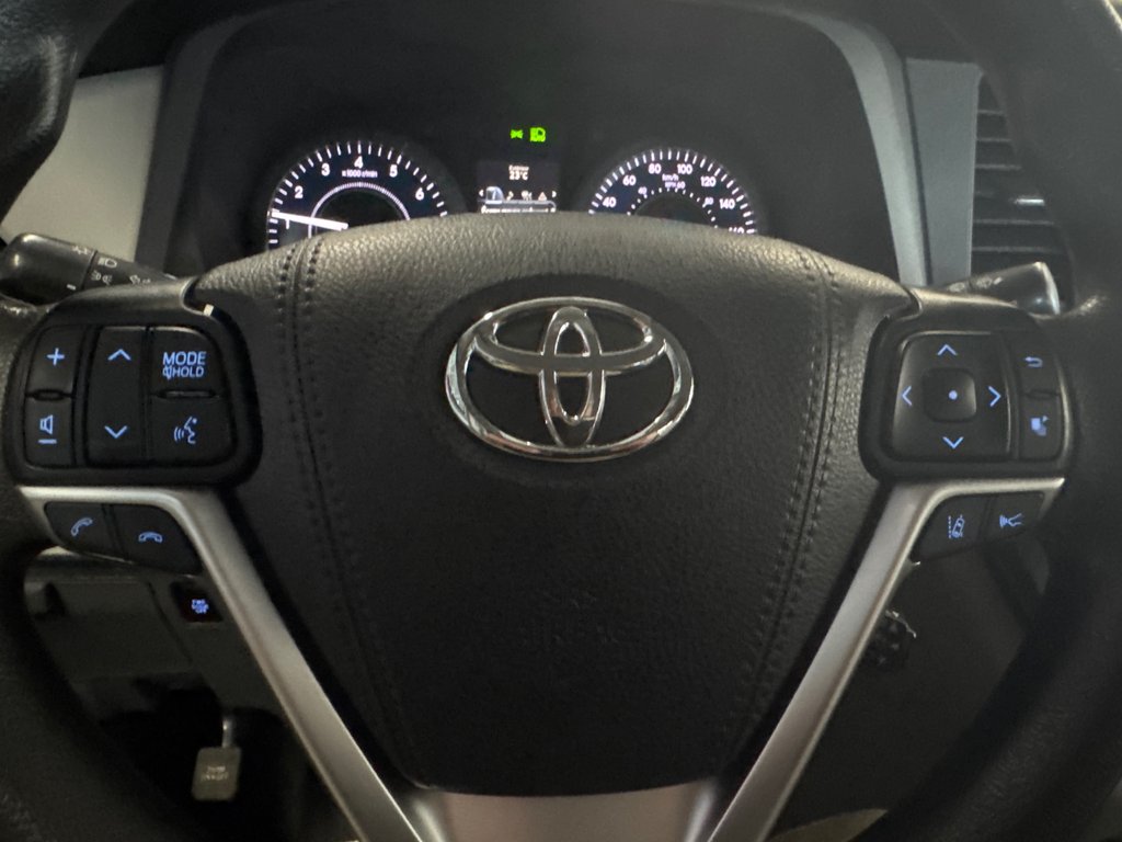 Toyota Sienna LE 2020 à Saint-Jean-Sur-Richelieu, Québec - 14 - w1024h768px