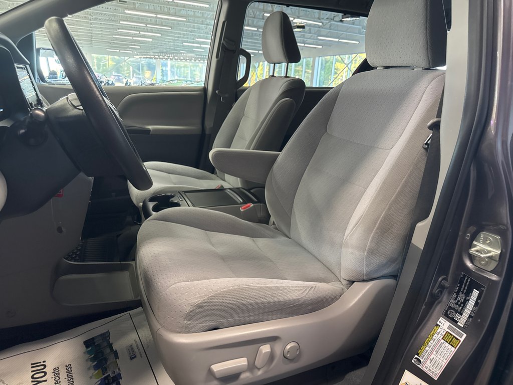 Toyota Sienna LE 2020 à Saint-Jean-Sur-Richelieu, Québec - 10 - w1024h768px