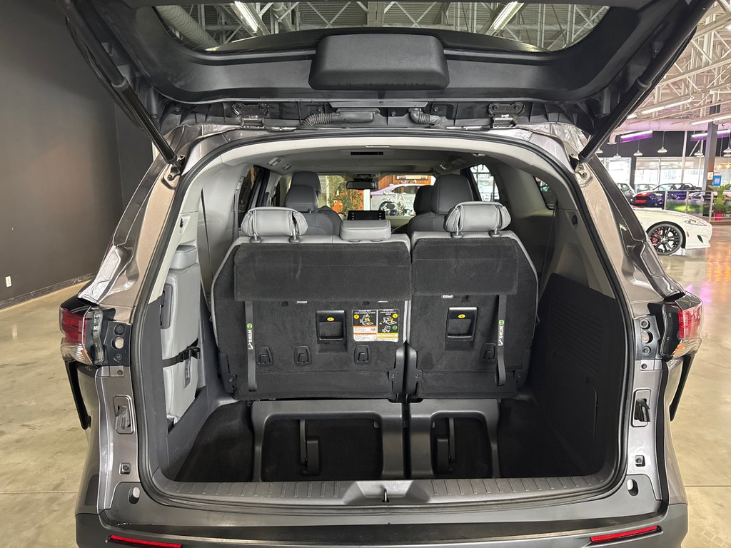 2021 Toyota Sienna XLE in Saint-Jean-Sur-Richelieu, Quebec - 10 - w1024h768px
