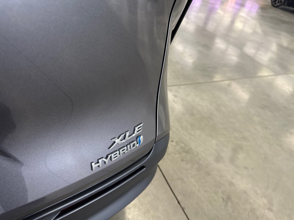 2021 Toyota Sienna XLE in Saint-Jean-Sur-Richelieu, Quebec - 7 - w1024h768px