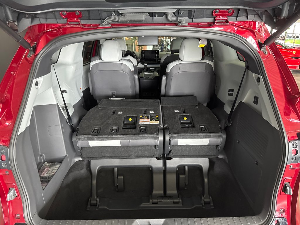 Toyota Sienna XSE ENSEMBLE TECHNOLOGIE 2023 à Saint-Jean-Sur-Richelieu, Québec - 10 - w1024h768px