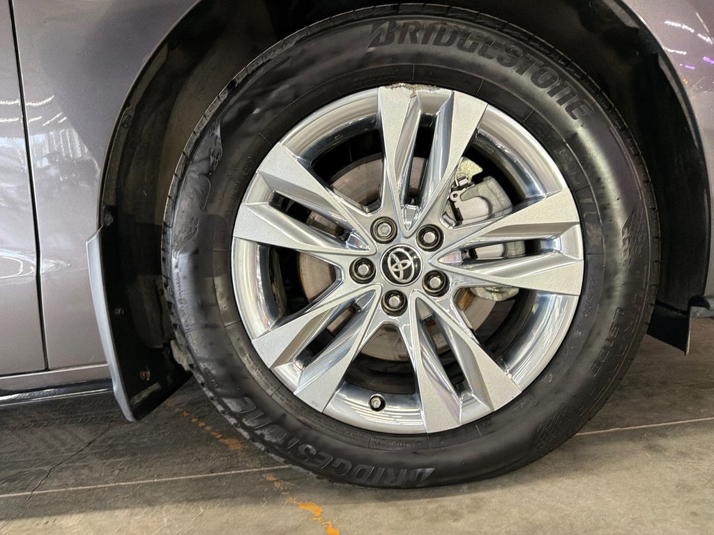 Toyota Sienna LIMITED 2024 à Saint-Jean-Sur-Richelieu, Québec - 16 - w1024h768px
