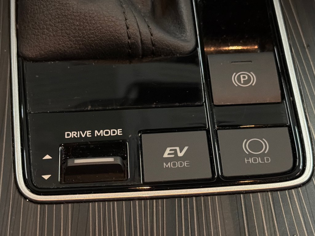 Toyota Sienna LIMITED 2024 à Saint-Jean-Sur-Richelieu, Québec - 27 - w1024h768px