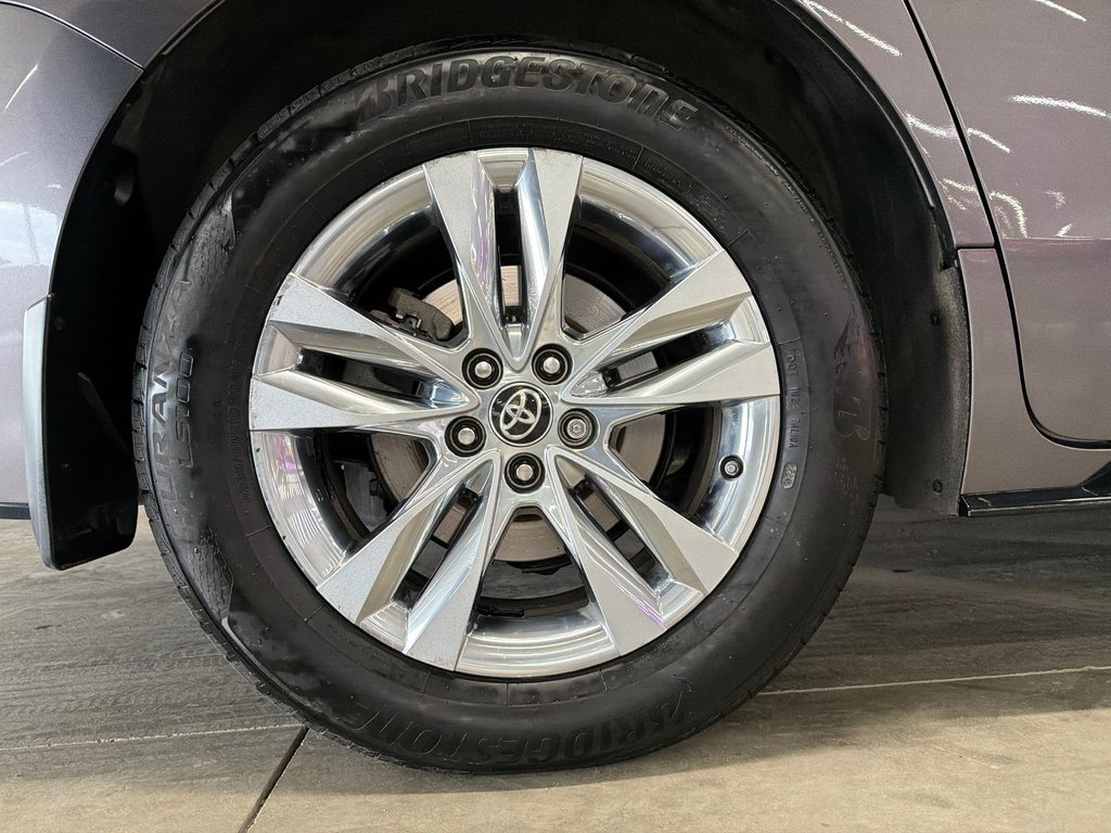 Toyota Sienna LIMITED 2024 à Saint-Jean-Sur-Richelieu, Québec - 14 - w1024h768px