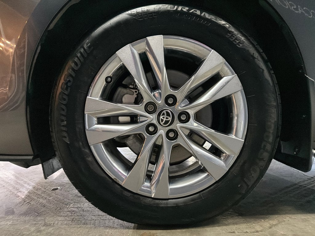 Toyota Sienna LIMITED 2024 à Saint-Jean-Sur-Richelieu, Québec - 17 - w1024h768px