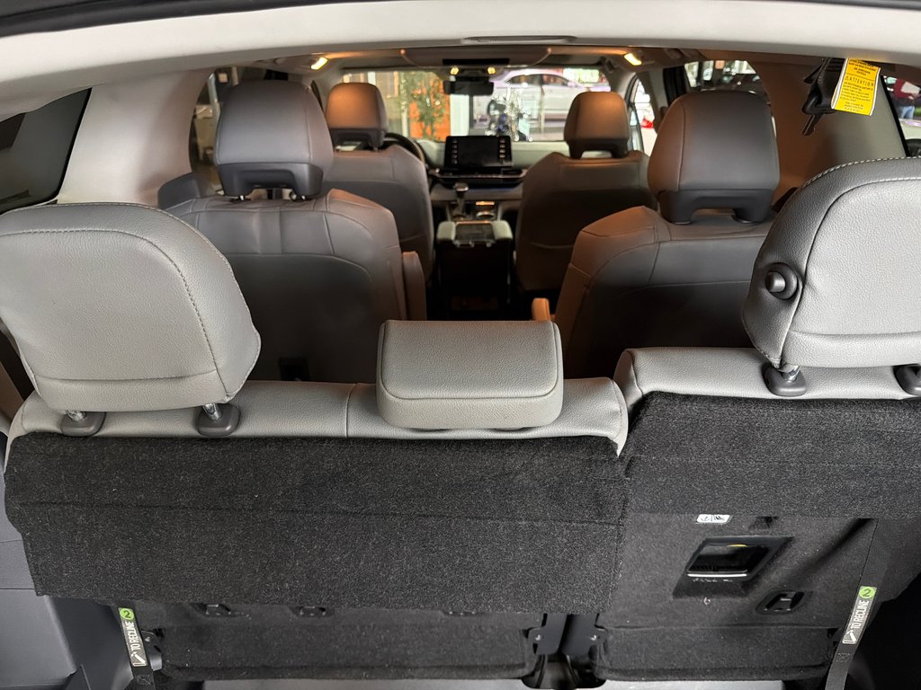 Toyota Sienna LIMITED 2024 à Saint-Jean-Sur-Richelieu, Québec - 12 - w1024h768px