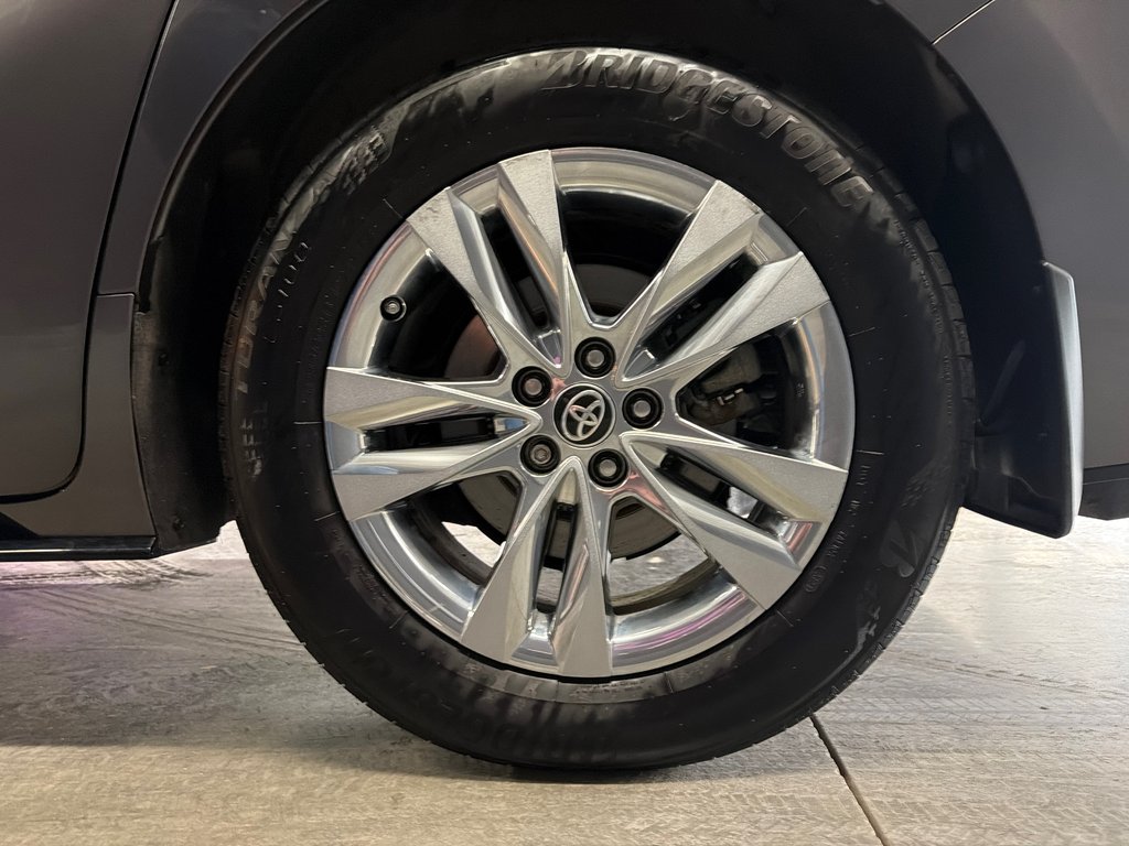 Toyota Sienna LIMITED 2024 à Saint-Jean-Sur-Richelieu, Québec - 18 - w1024h768px