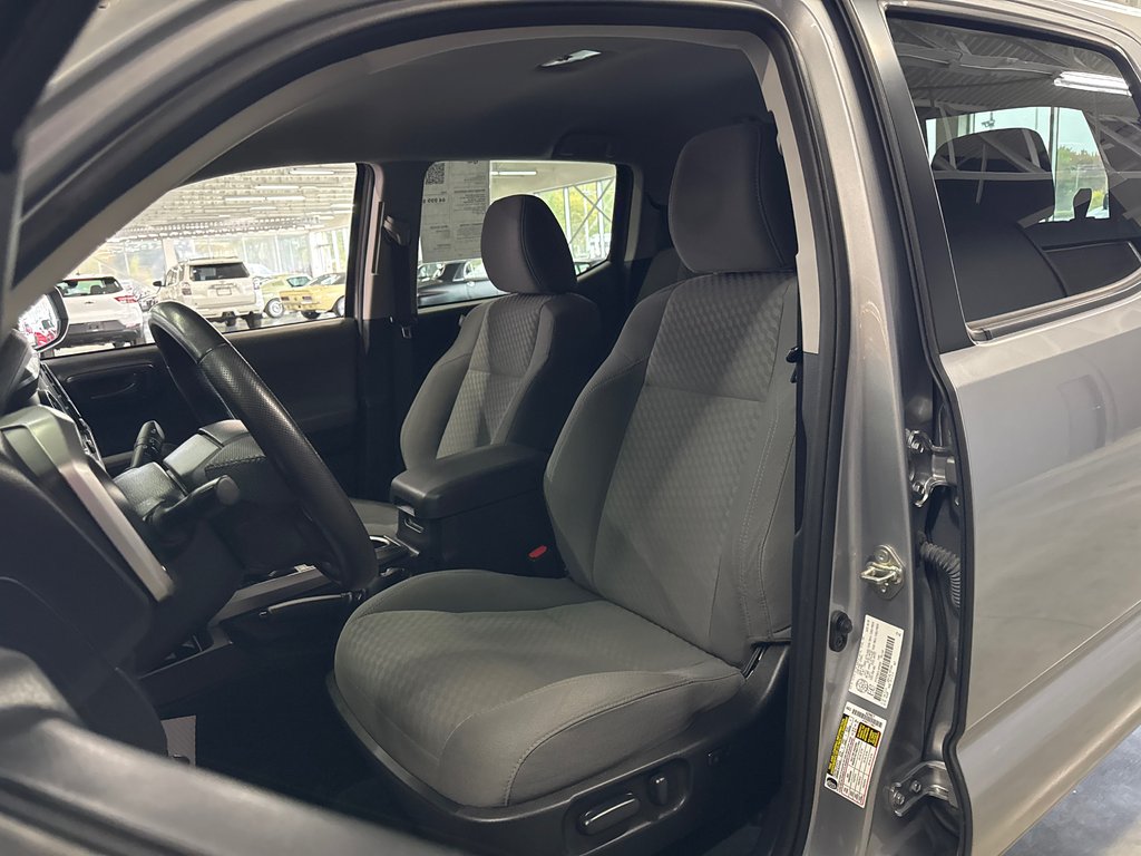 2020 Toyota Tacoma SR5 in Saint-Jean-Sur-Richelieu, Quebec - 14 - w1024h768px