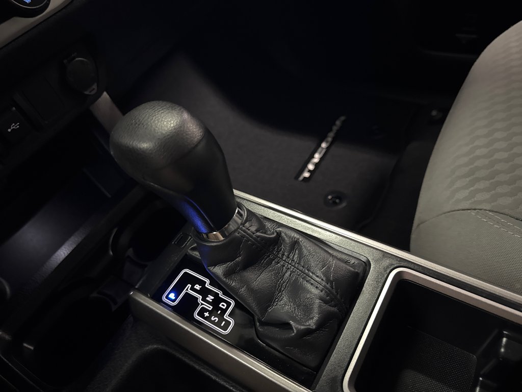 2020 Toyota Tacoma SR5 in Saint-Jean-Sur-Richelieu, Quebec - 21 - w1024h768px