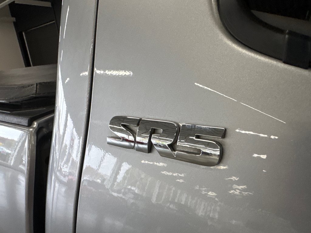 2020 Toyota Tacoma SR5 in Saint-Jean-Sur-Richelieu, Quebec - 4 - w1024h768px