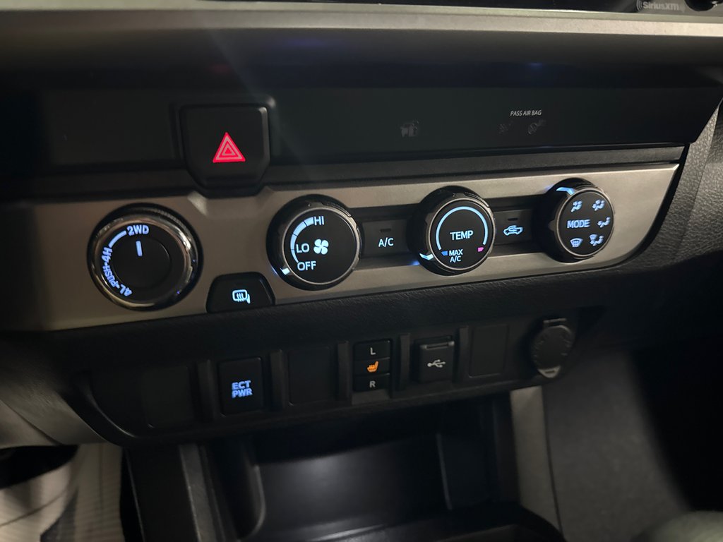 2020 Toyota Tacoma SR5 in Saint-Jean-Sur-Richelieu, Quebec - 23 - w1024h768px
