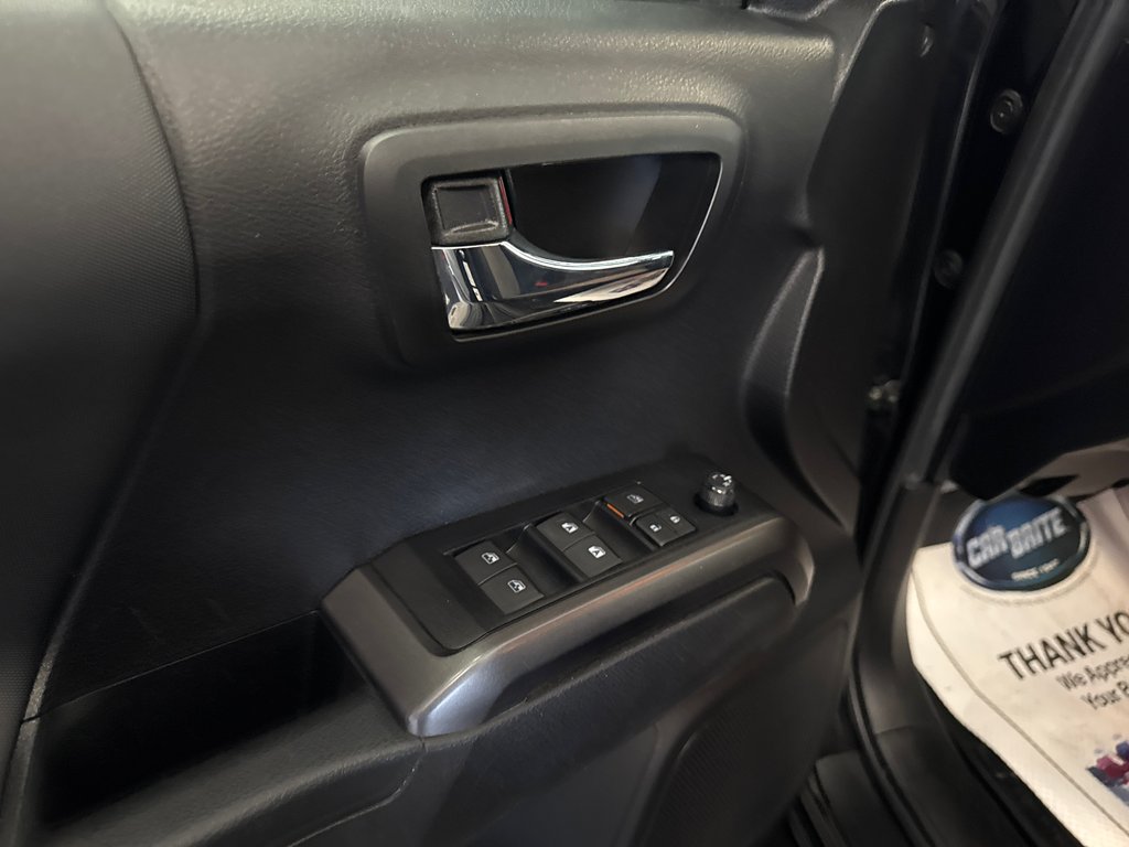 2022 Toyota Tacoma TRD SPORT in Saint-Jean-Sur-Richelieu, Quebec - 13 - w1024h768px