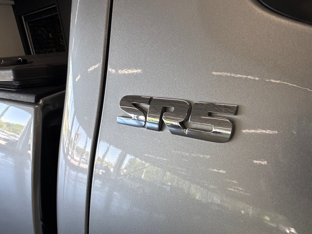 2023 Toyota Tacoma SR5 in Saint-Jean-Sur-Richelieu, Quebec - 4 - w1024h768px
