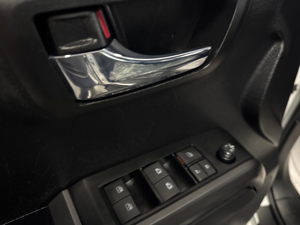 2023 Toyota Tacoma TRD SPORT LWB in Saint-Jean-Sur-Richelieu, Quebec - 14 - w1024h768px