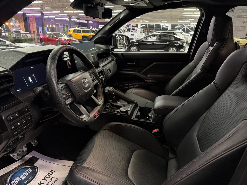2025 Toyota Tacoma TRD PRO HYBRID in Saint-Jean-Sur-Richelieu, Quebec - 18 - w1024h768px