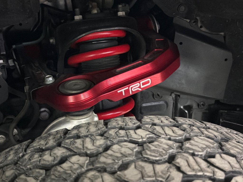 2025 Toyota Tacoma TRD PRO HYBRID in Saint-Jean-Sur-Richelieu, Quebec - 12 - w1024h768px