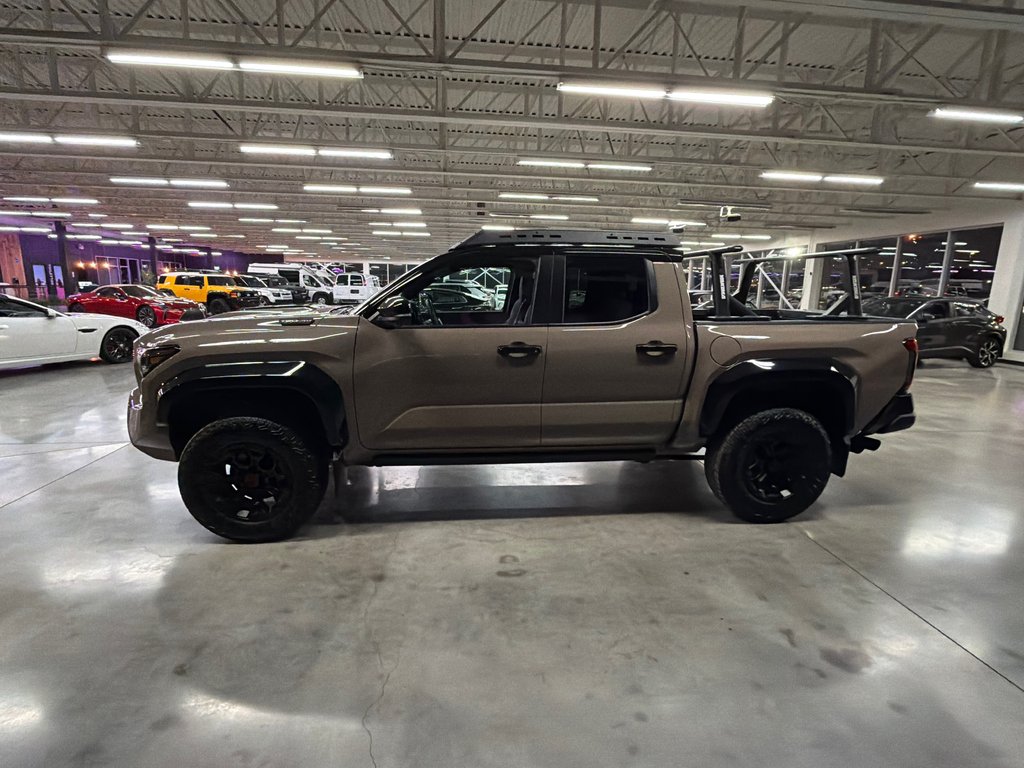 2025 Toyota Tacoma TRD PRO HYBRID in Saint-Jean-Sur-Richelieu, Quebec - 5 - w1024h768px