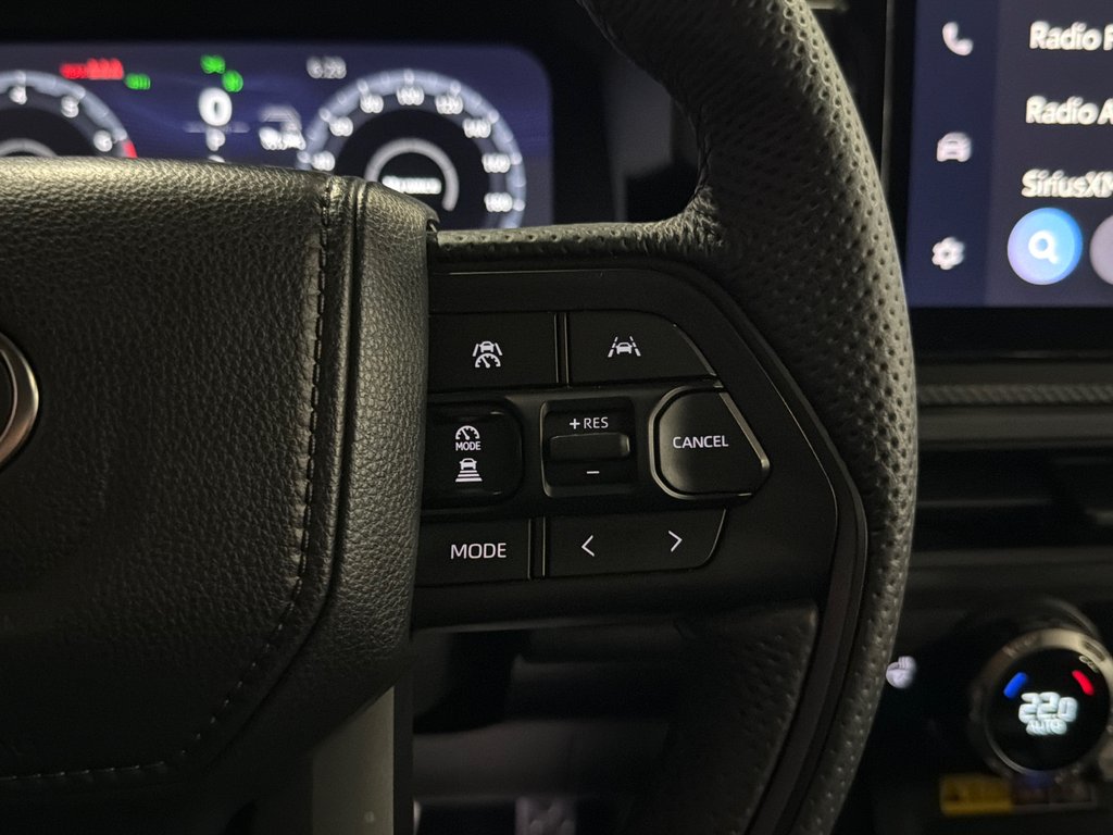 2025 Toyota Tacoma TRD PRO HYBRID in Saint-Jean-Sur-Richelieu, Quebec - 25 - w1024h768px