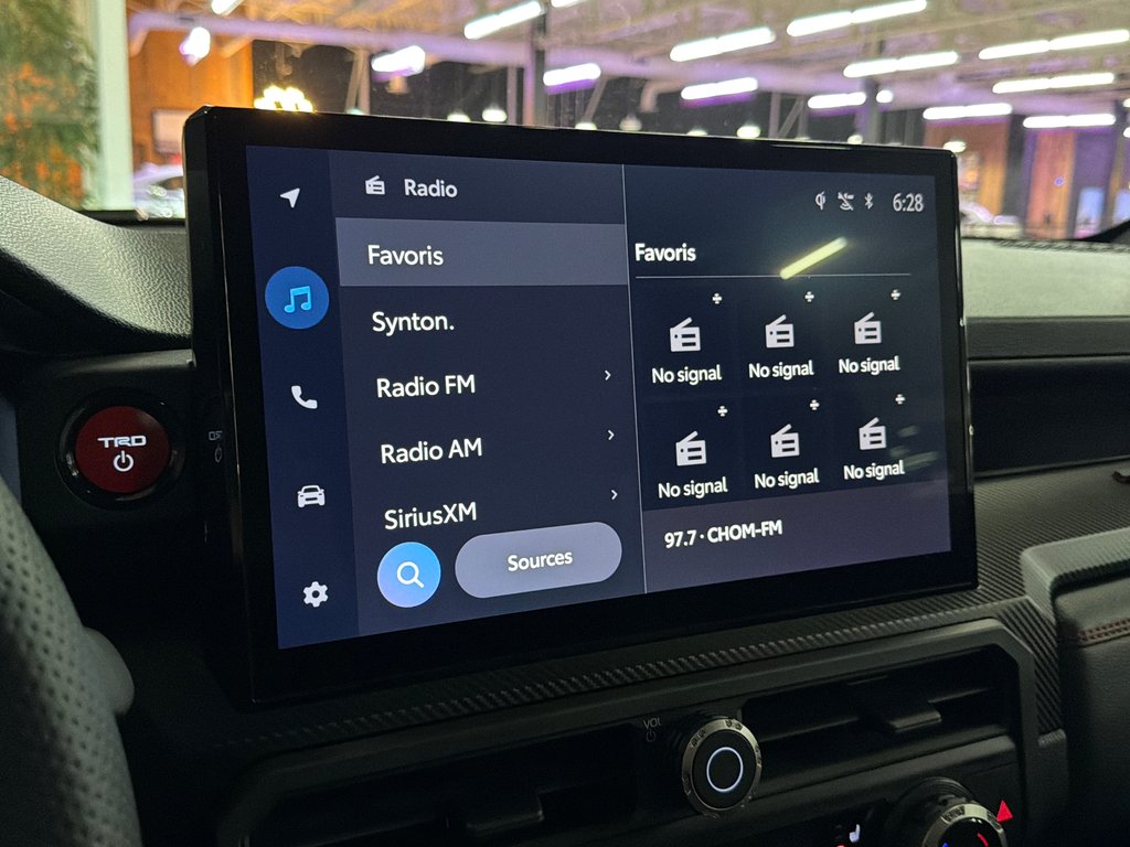 2025 Toyota Tacoma TRD PRO HYBRID in Saint-Jean-Sur-Richelieu, Quebec - 27 - w1024h768px