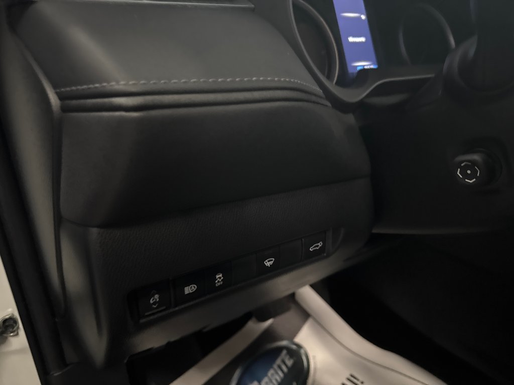 2022 Toyota Venza LE in Saint-Jean-Sur-Richelieu, Quebec - 14 - w1024h768px