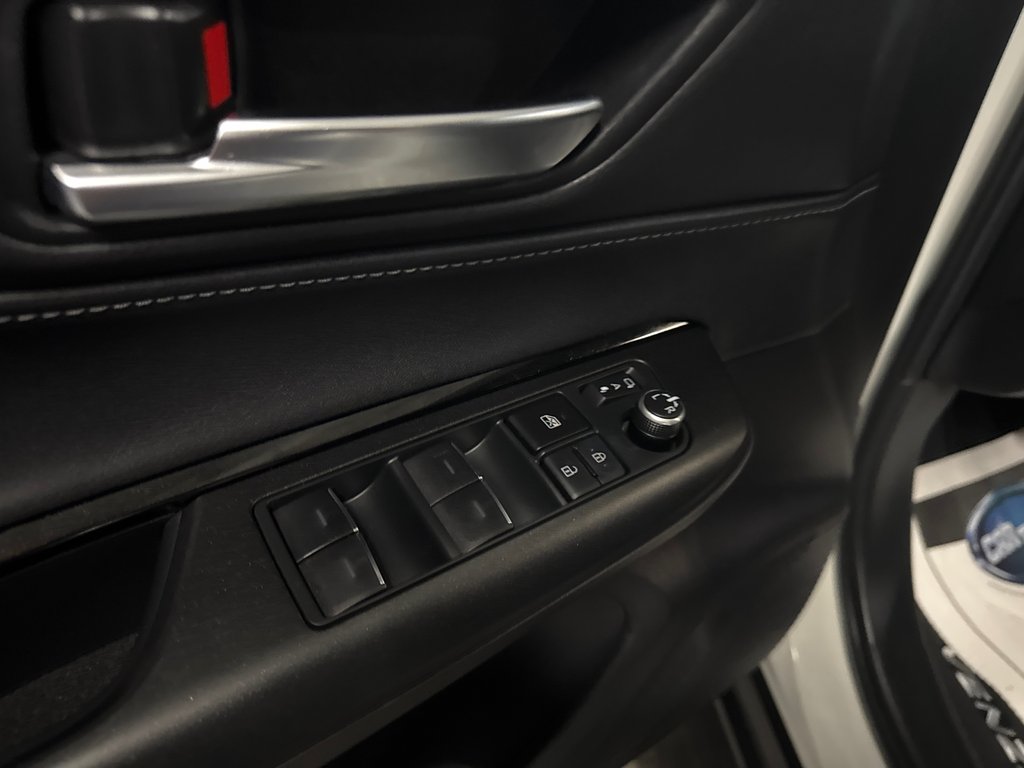 2022 Toyota Venza LE in Saint-Jean-Sur-Richelieu, Quebec - 12 - w1024h768px