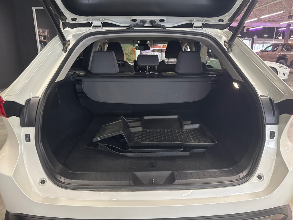 2022 Toyota Venza LE in Saint-Jean-Sur-Richelieu, Quebec - 8 - w1024h768px