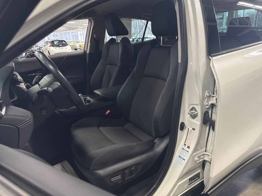 2022 Toyota Venza LE in Saint-Jean-Sur-Richelieu, Quebec - 9 - w1024h768px
