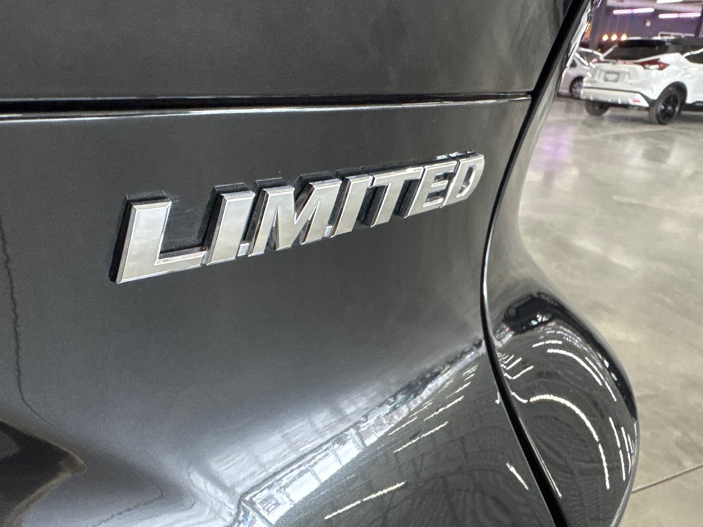 2023 Toyota Venza LIMITED in Saint-Jean-Sur-Richelieu, Quebec - 7 - w1024h768px