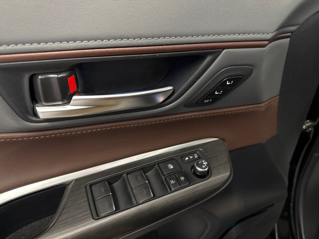 2023 Toyota Venza LIMITED in Saint-Jean-Sur-Richelieu, Quebec - 15 - w1024h768px