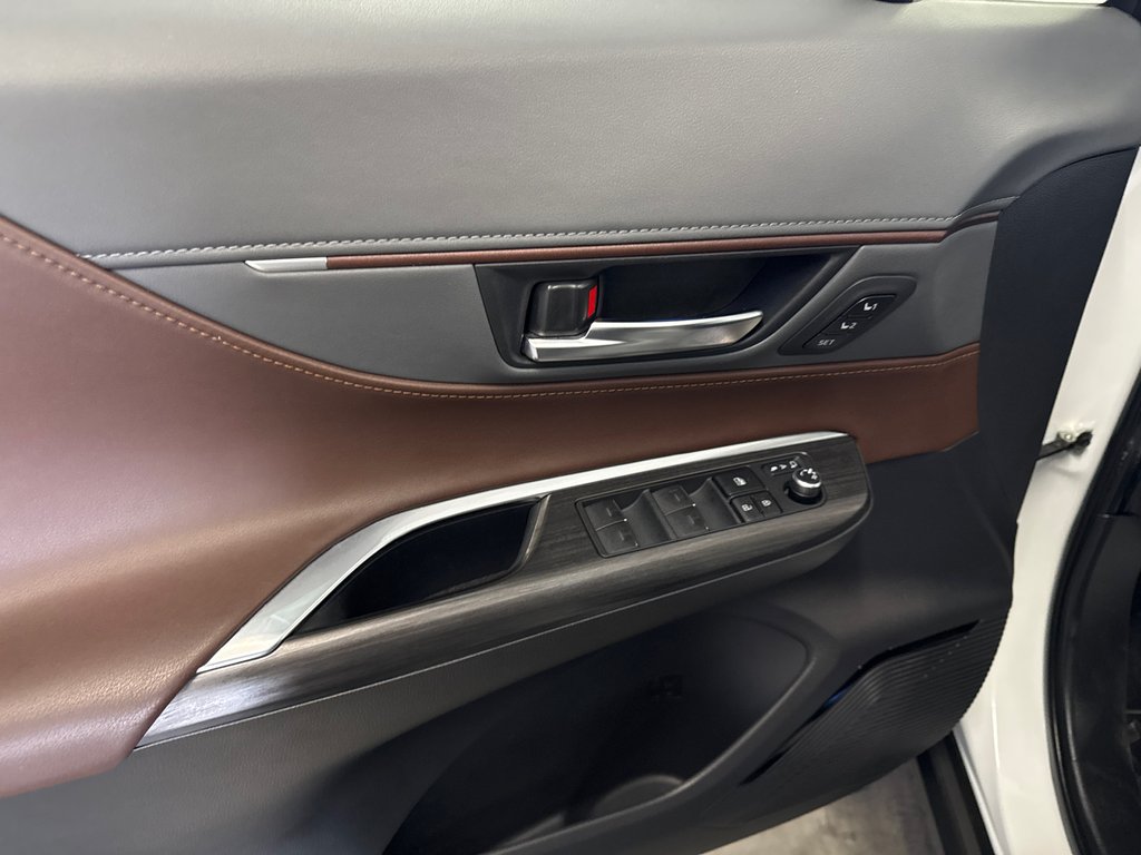 2024 Toyota Venza in Saint-Jean-Sur-Richelieu, Quebec - 15 - w1024h768px