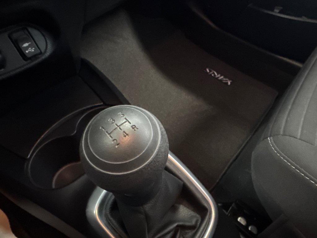 2018 Toyota Yaris Hatchback LE in Saint-Jean-Sur-Richelieu, Quebec - 14 - w1024h768px