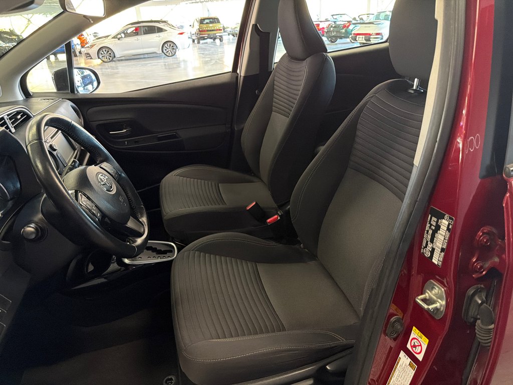 2018 Toyota Yaris Hatchback SE in Saint-Jean-Sur-Richelieu, Quebec - 8 - w1024h768px