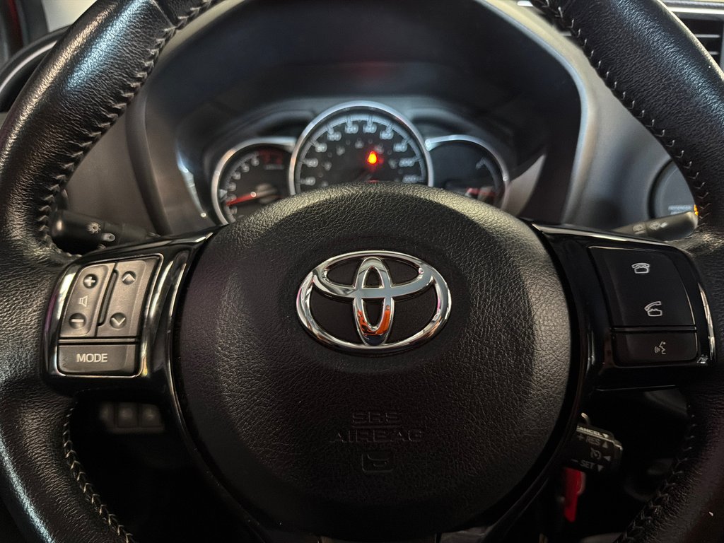 2018 Toyota Yaris Hatchback SE in Saint-Jean-Sur-Richelieu, Quebec - 14 - w1024h768px