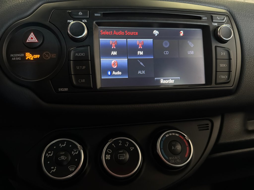 2018 Toyota Yaris Hatchback SE in Saint-Jean-Sur-Richelieu, Quebec - 16 - w1024h768px