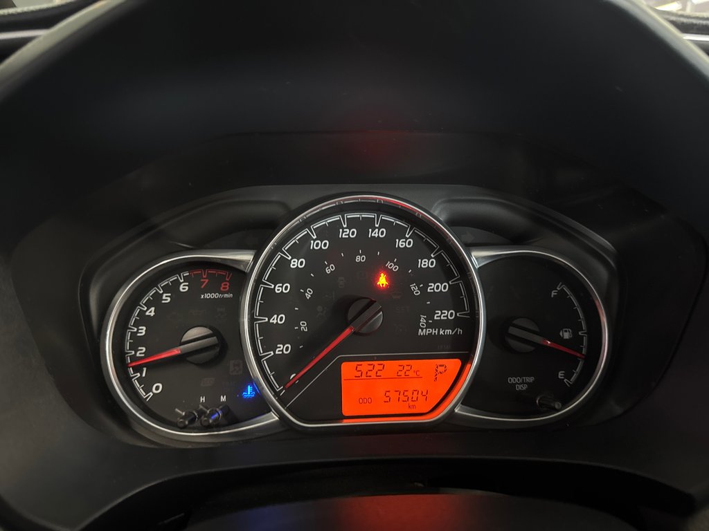 2019 Toyota Yaris Hatchback LE in Saint-Jean-Sur-Richelieu, Quebec - 16 - w1024h768px