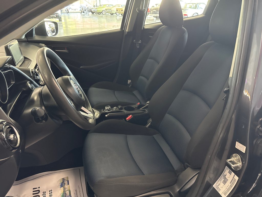 Toyota Yaris Hatchback  2020 à Saint-Jean-Sur-Richelieu, Québec - 8 - w1024h768px