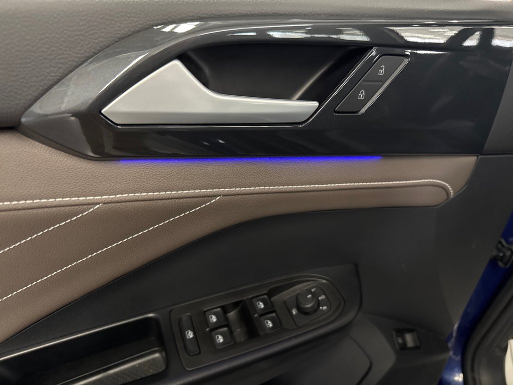 Volkswagen Taos Highline 2024 à Saint-Jean-Sur-Richelieu, Québec - 15 - w1024h768px