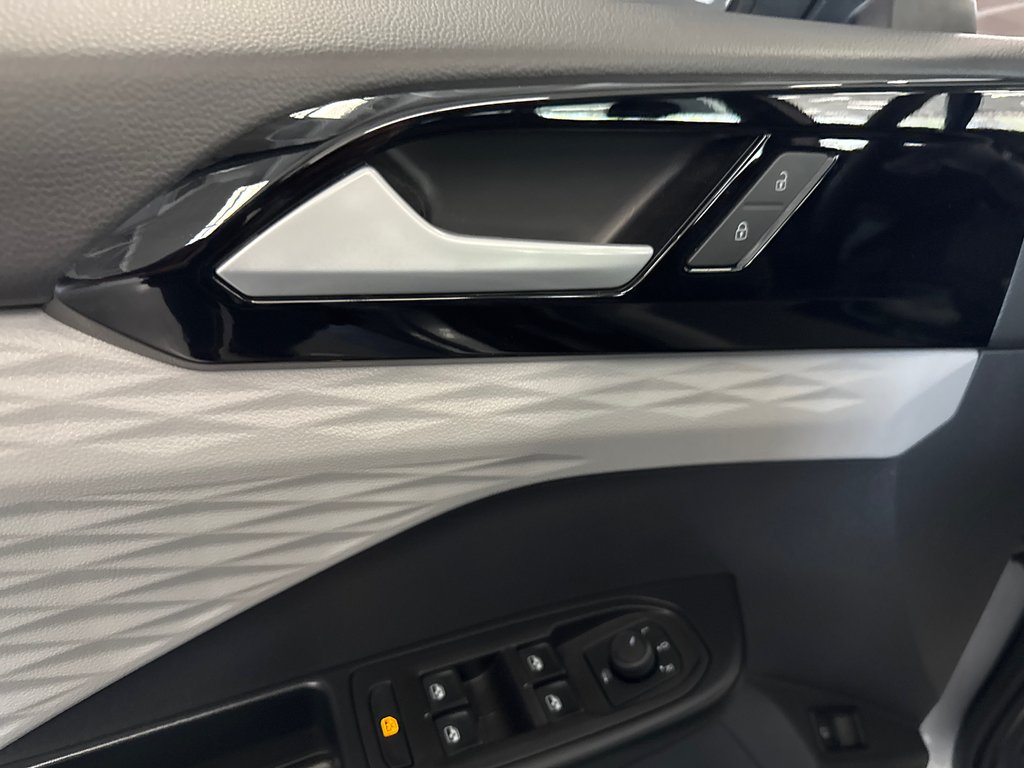 2024 Volkswagen Taos Trendline AWD in Saint-Jean-Sur-Richelieu, Quebec - 12 - w1024h768px