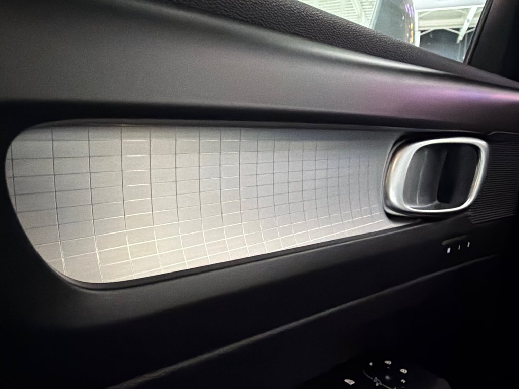 2022 Volvo XC40 Momentum in Saint-Jean-Sur-Richelieu, Quebec - 31 - w1024h768px