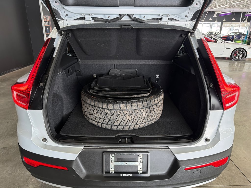 2022 Volvo XC40 Momentum in Saint-Jean-Sur-Richelieu, Quebec - 14 - w1024h768px