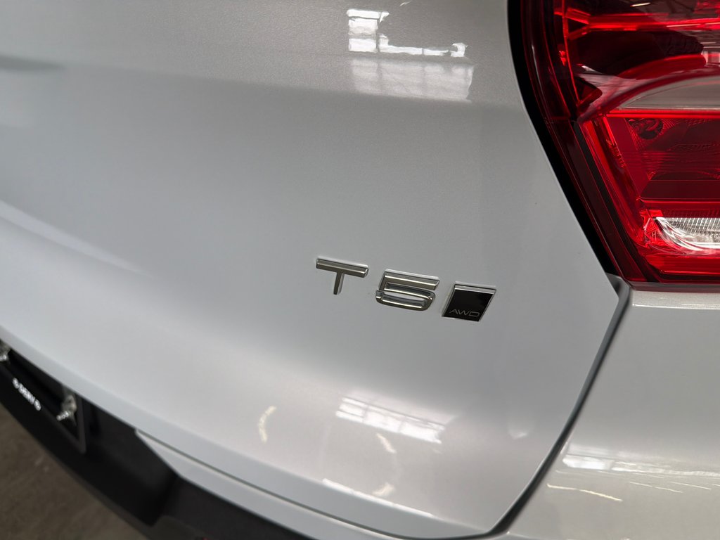 2022 Volvo XC40 Momentum in Saint-Jean-Sur-Richelieu, Quebec - 12 - w1024h768px