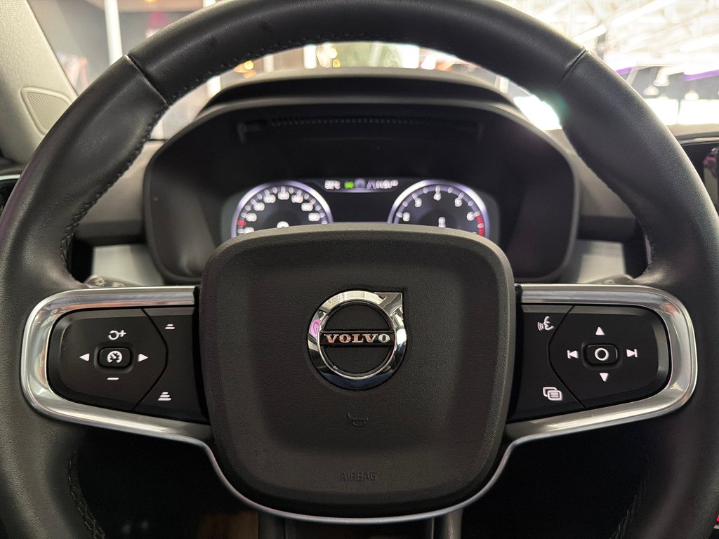 2022 Volvo XC40 Momentum in Saint-Jean-Sur-Richelieu, Quebec - 27 - w1024h768px